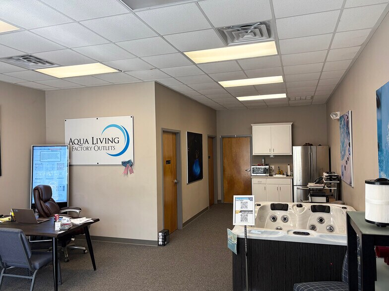 More Photos Of 9481 Industrial Center Dr, Ladson Warehouse For Lease
