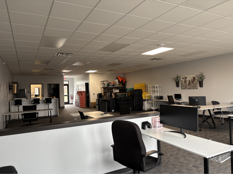 More Photos Of 15481 Union Chapel Rd, Noblesville Storefront Retail Office For Lease