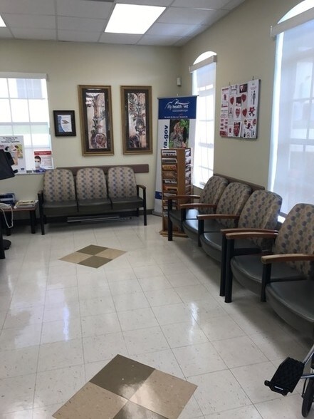 More Photos Of 6937 Medical View Ln, Zephyrhills Medical For Lease