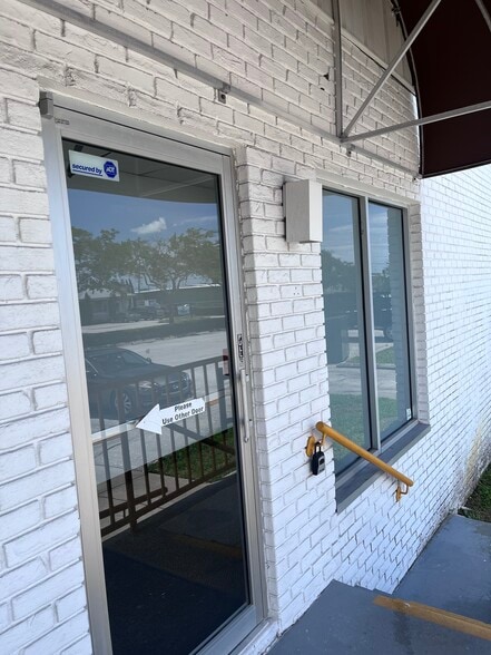 More Photos Of 3032-3090 44th Ave N, Saint Petersburg Warehouse For Lease