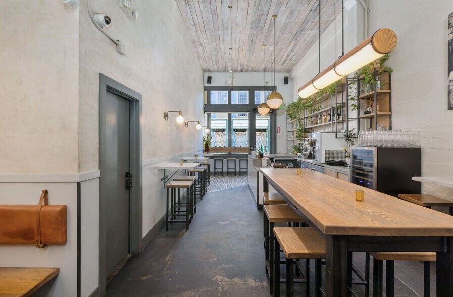 More Photos Of 1266 Valencia St, San Francisco Storefront For Lease