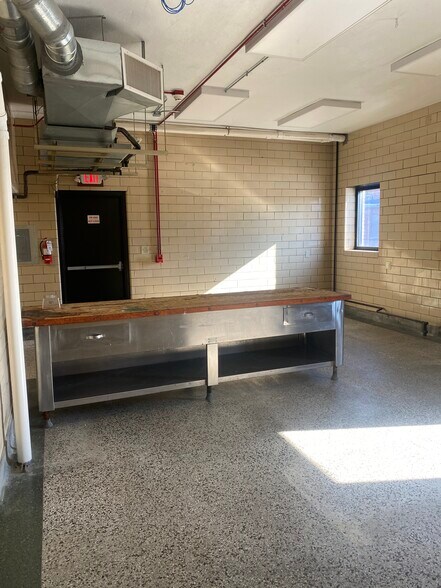 More Photos Of 319 N Wayne St, Piqua Loft Creative Space For Lease