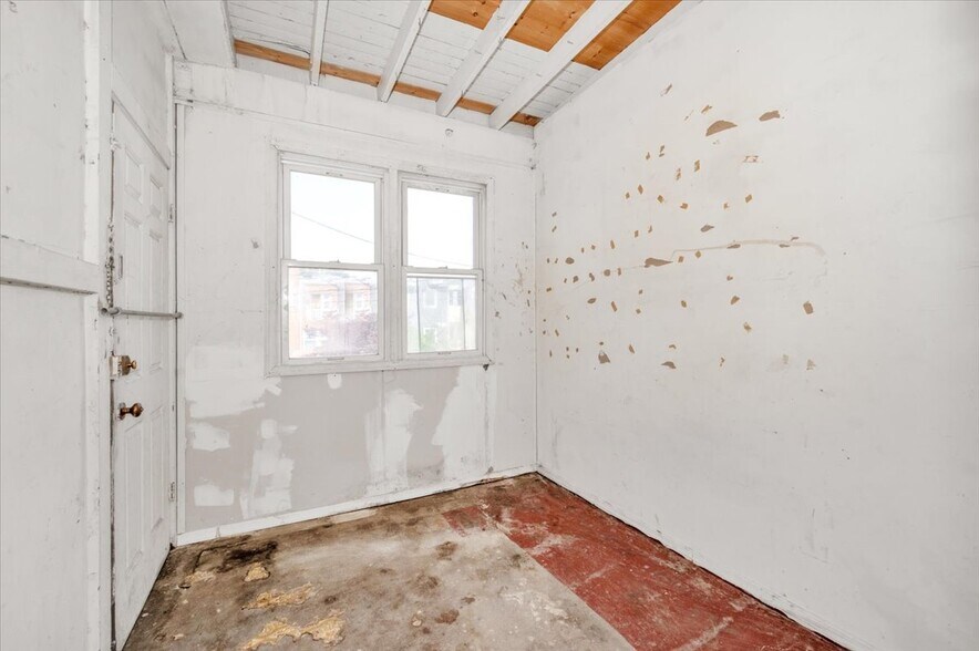 More Photos Of 1010-1012 16TH Street NE, Washington Apartments For Sale