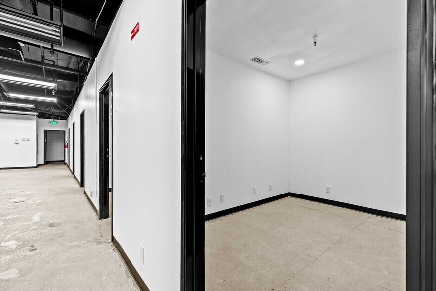 More Photos Of 9036 Winnetka Ave, Northridge Loft Creative Space For Lease