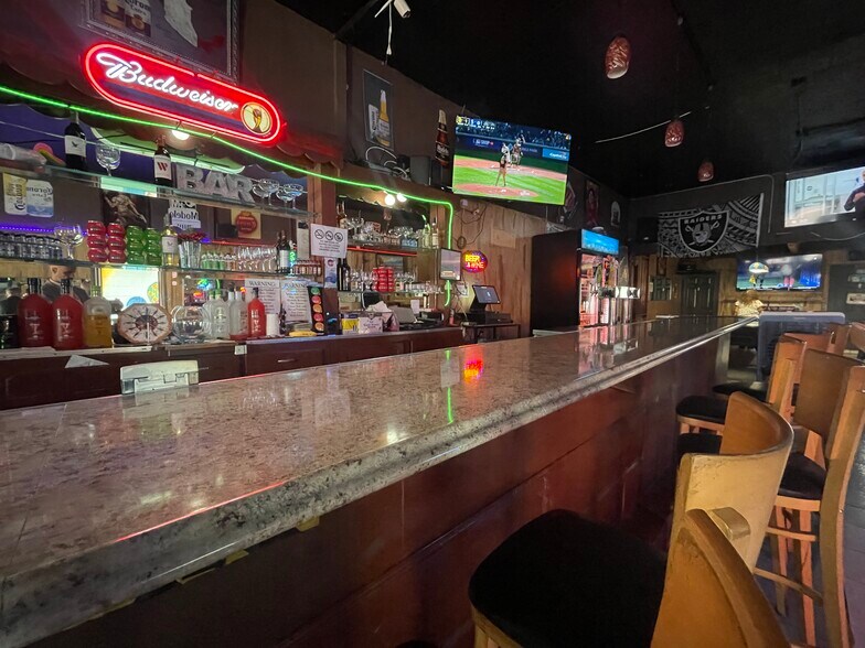 More Photos Of 8554 Washington Blvd, Culver City Bar For Sale