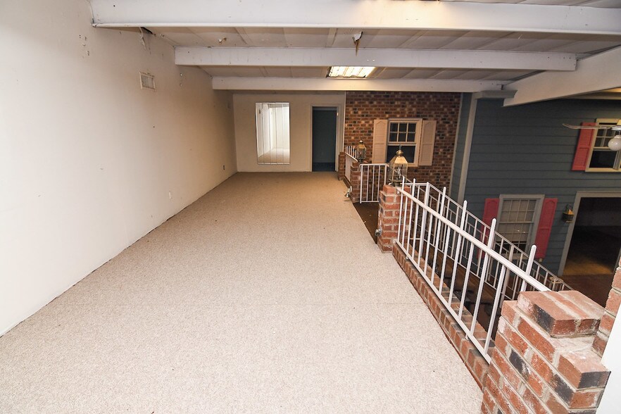 More Photos Of 106 W North Railroad St, Four Oaks Storefront For Sale