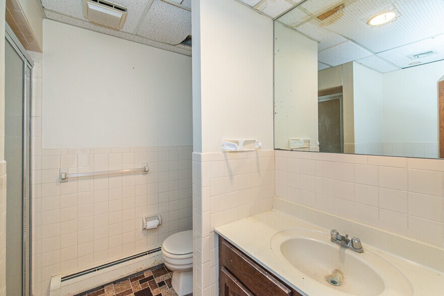 More Photos Of 74 S Powder Mill Rd, Morris Plains Office Residential For Sale