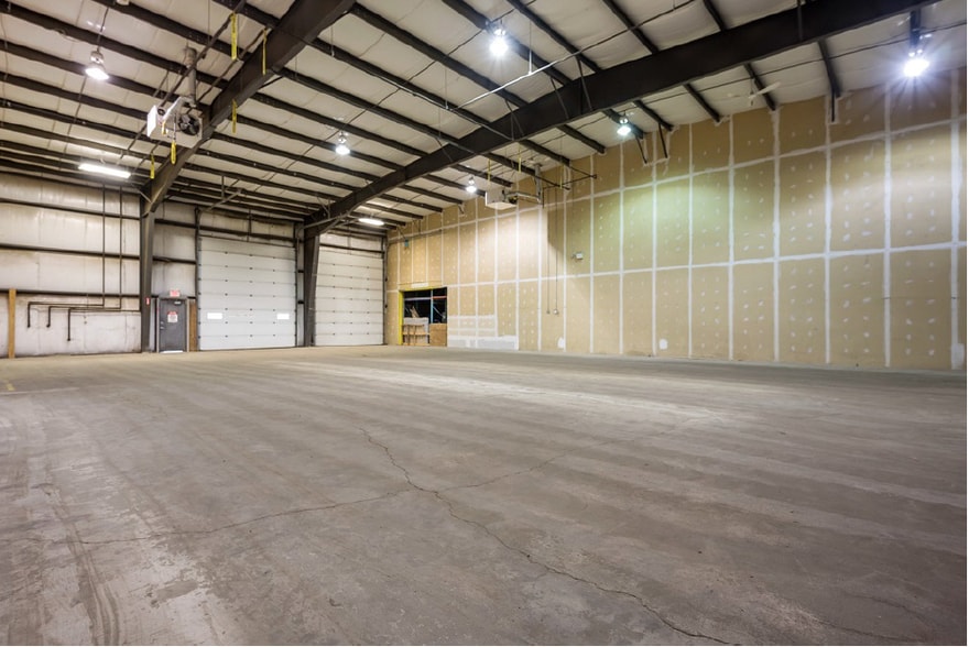 More Photos Of 240 MacKay Cres, Fort McMurray Warehouse For Lease