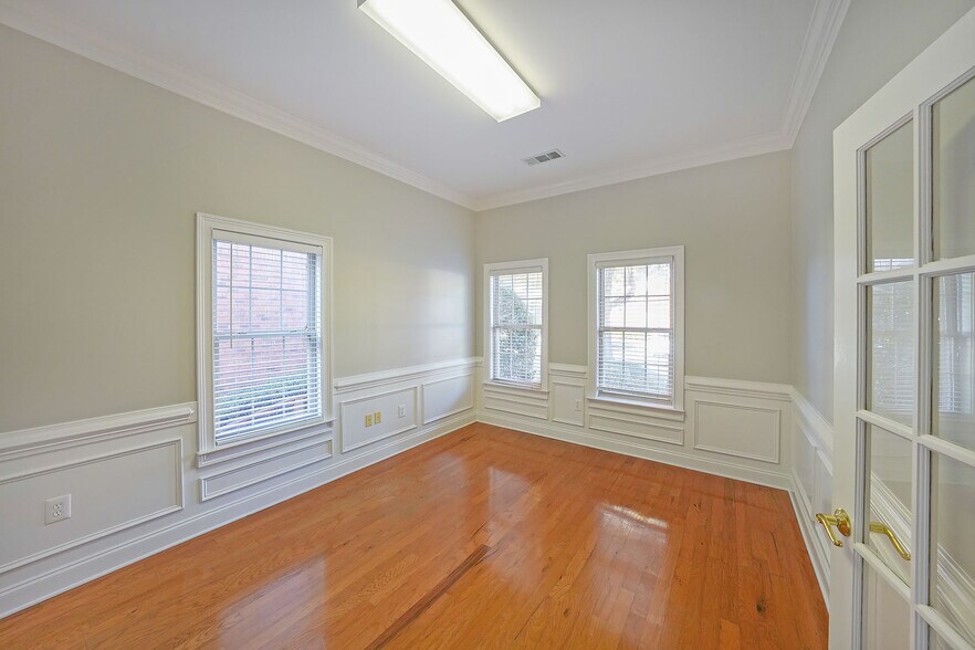 More Photos Of 1301 Shiloh Rd, Kennesaw Office For Sale