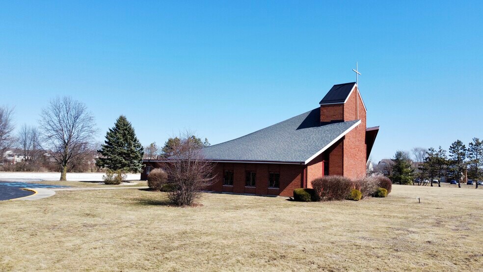 More Photos Of 2015 E Main St, Gas City Flex For Sale