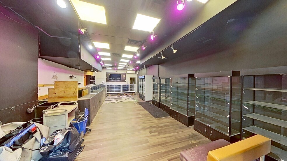 More Photos Of 390 Eighth Ave, New York Freestanding For Lease