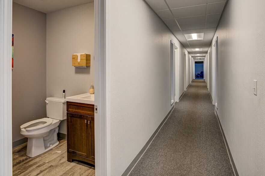 More Photos Of 2960 N Academy Blvd, Colorado Springs Office For Sale