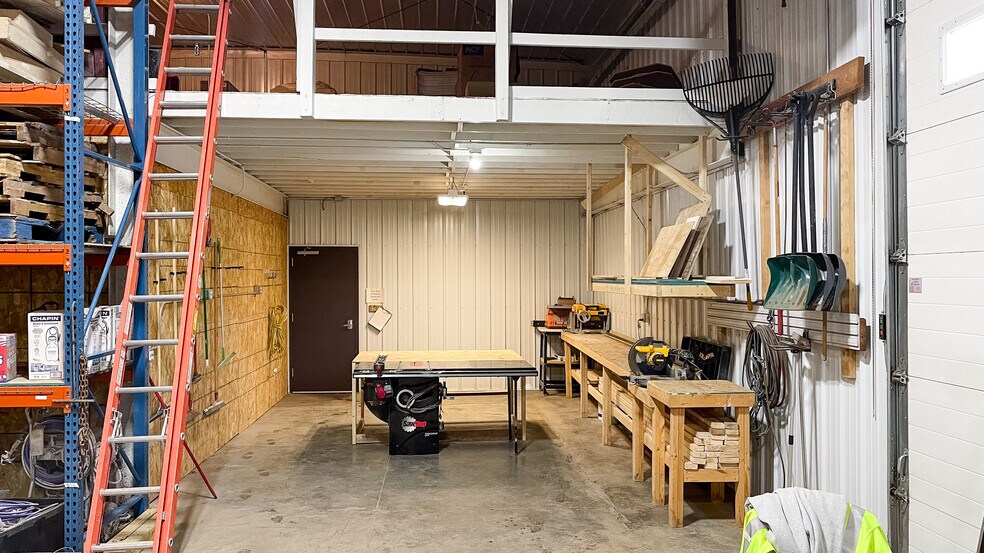 More Photos Of 2321 W 1st St, Duluth Service For Sale