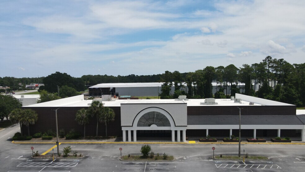 Primary Photo Of 101-143 City Smitty Dr, Saint Marys Storefront For Lease
