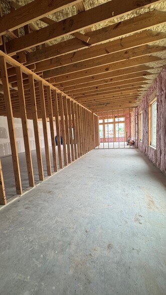 More Photos Of 8468 N Riverside Dr, Fort Worth Office For Sale