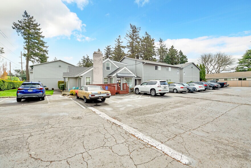 More Photos Of 16300-16400 E Burnside St, Gresham Apartments For Sale