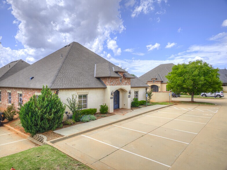 More Photos Of 2929 NW 156th St, Oklahoma City Office For Lease