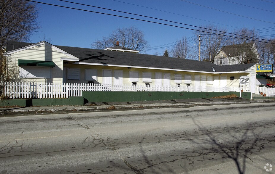 More Photos Of 5 Summit St, Old Orchard Beach Hotel For Sale