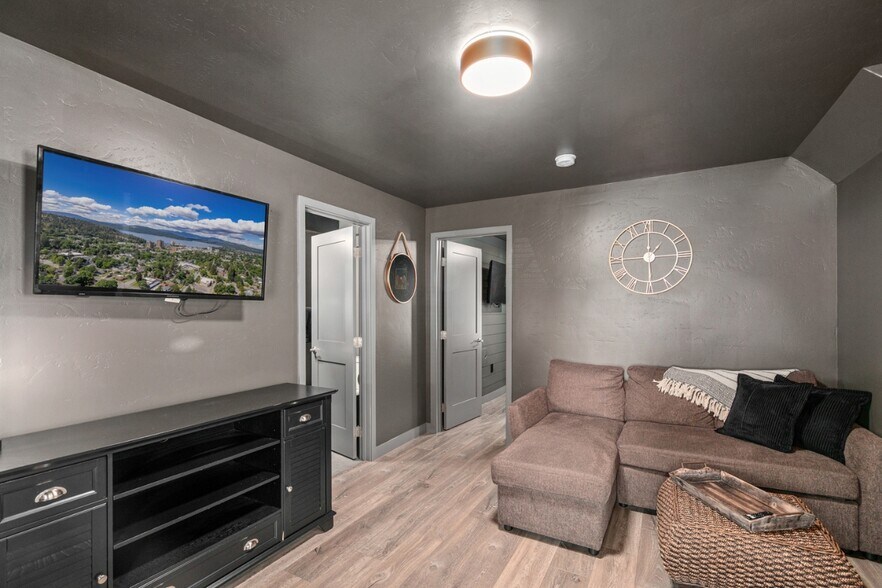 More Photos Of 219 E Coeur D Alene Lake Dr, Coeur d'Alene Apartments For Sale