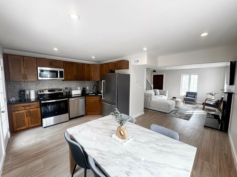 More Photos Of 2708 Reef Ct, Virginia Beach Apartments For Sale