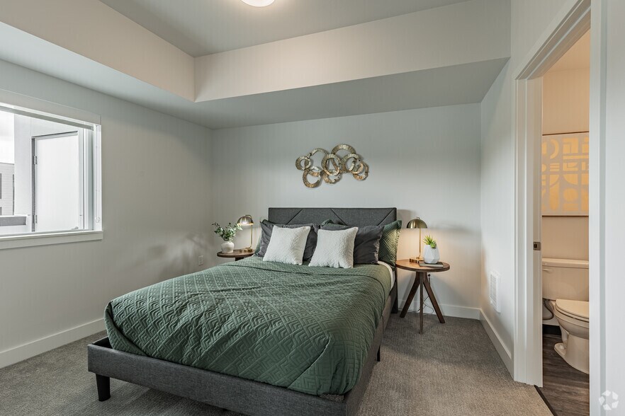 More Photos Of 18604-18688 E Burnside St, Portland Apartments For Lease