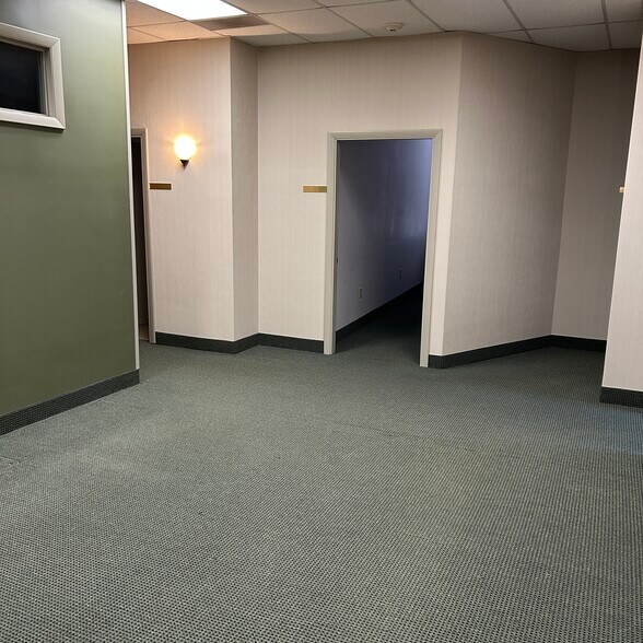 More Photos Of 9-13 Hampden St, Springfield Loft Creative Space For Lease