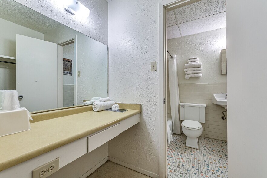 More Photos Of 1728 Pulliam St, San Angelo Apartments For Sale