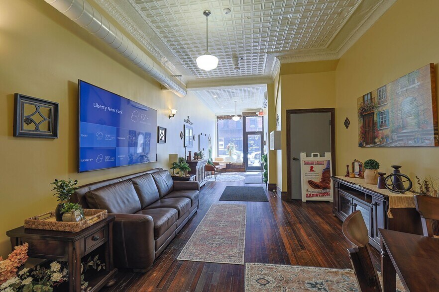More Photos Of 31 S Main St, Liberty Sports And Entertainment For Sale