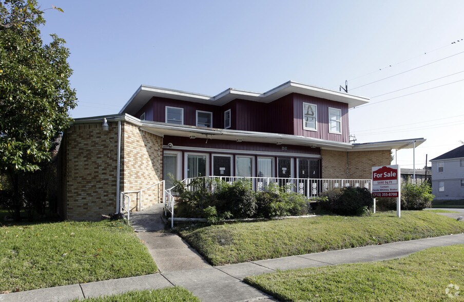 More Photos Of 2517 Wheeler St, Houston Funeral Home For Sale