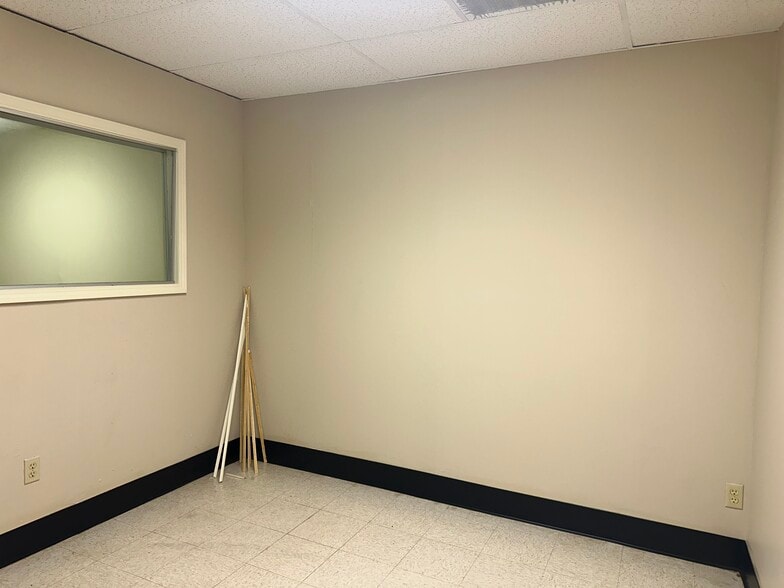 More Photos Of 3865-3877 Winchester Rd, Memphis Storefront For Lease