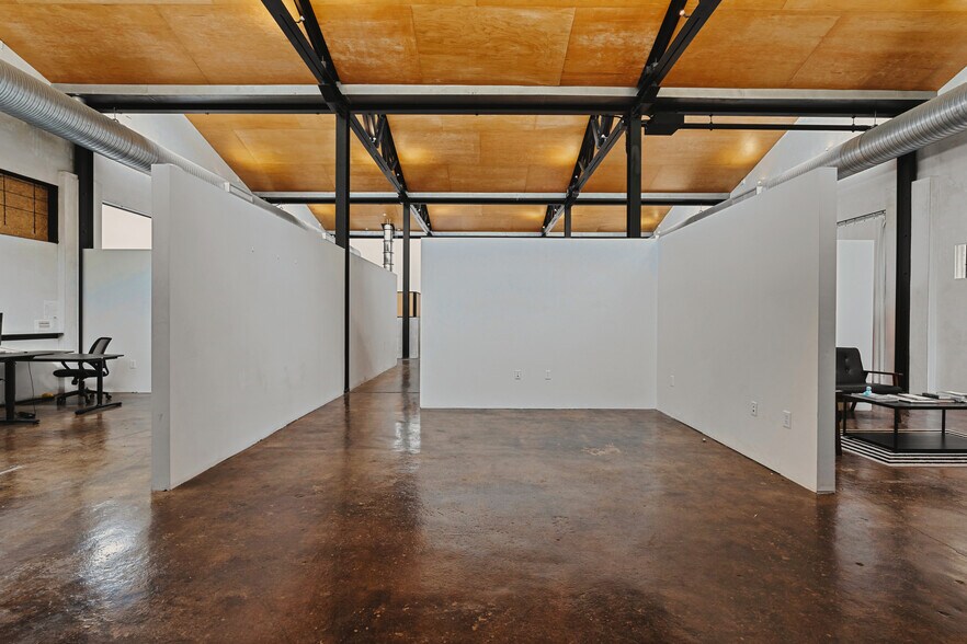 More Photos Of 311-321 Sixth St, San Antonio Office For Sale