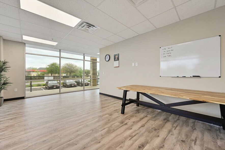 More Photos Of 2050 Double Creek Dr, Round Rock Medical For Lease