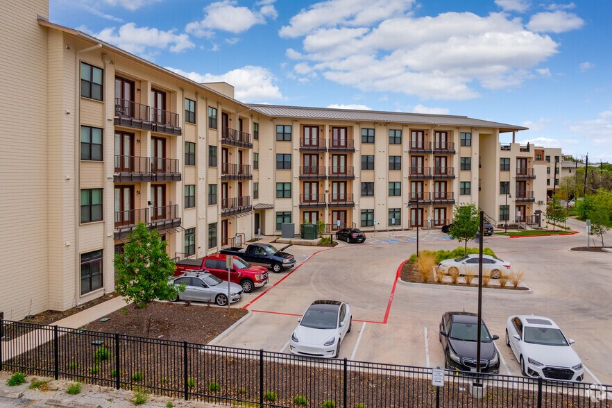 More Photos Of 100 Labor St, San Antonio Apartments For Lease