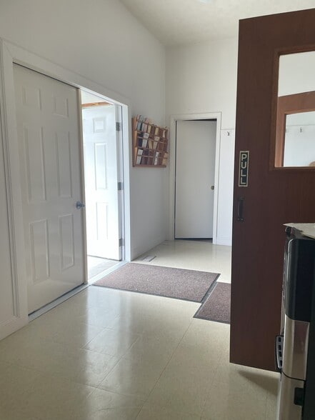 More Photos Of 203 Henderson St, Richlands Flex For Sale