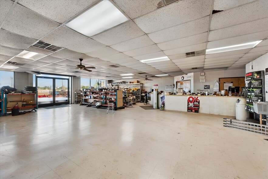 More Photos Of 3151 Int 45 E hwy, Corsicana Warehouse For Sale