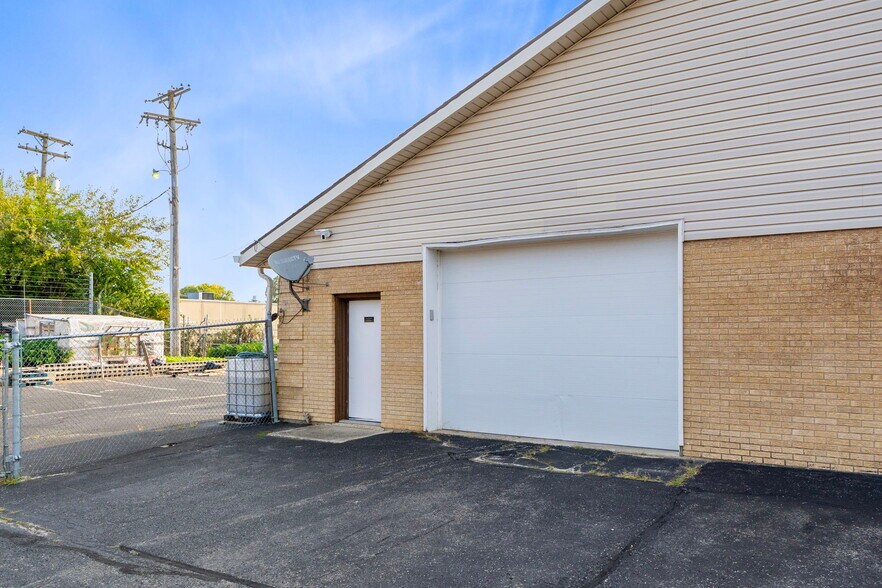 More Photos Of 3380 Successful Way, Dayton Office For Sale