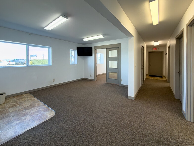 More Photos Of 125 Baltimore Ave SE, Bandon General Retail For Sale