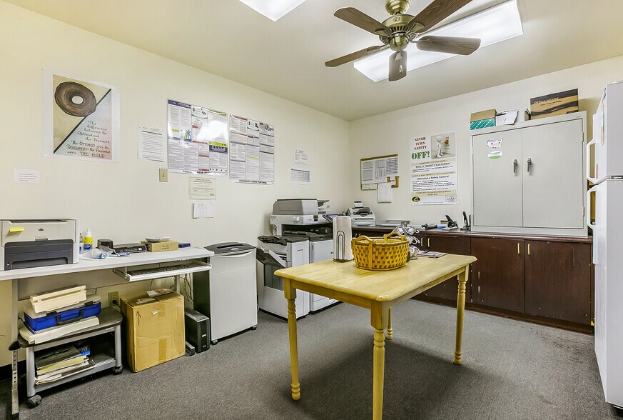 More Photos Of 2807 Judge Perez Drive, Meraux Office For Lease