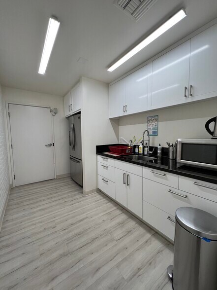 More Photos Of 2662-2684 Lacy St, Los Angeles Loft Creative Space For Lease