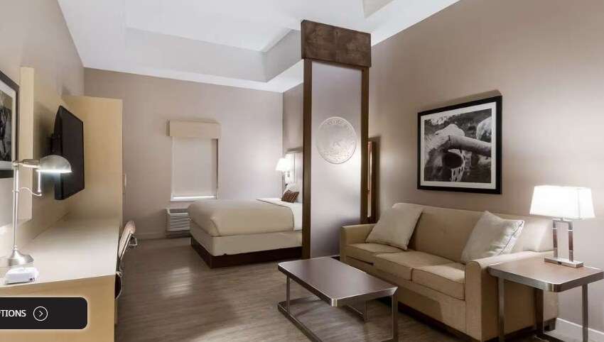 More Photos Of 711 Main St, Bandera Hotel For Sale