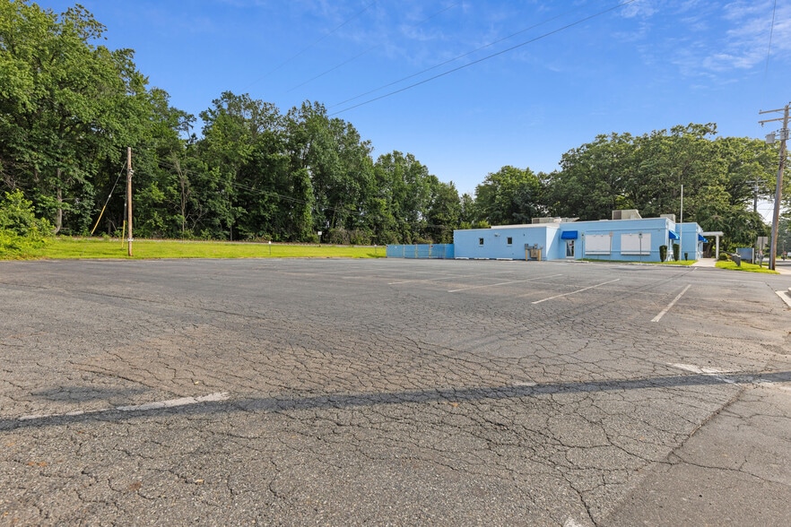 More Photos Of 102 N Rogers St, Aberdeen Restaurant For Sale