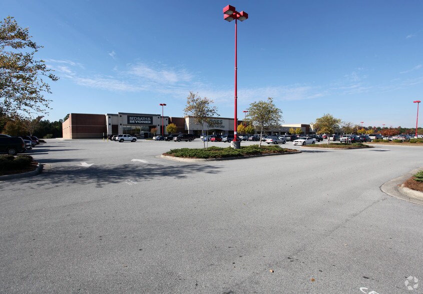 More Photos Of 1305-1335 Western Blvd, Jacksonville General Retail For Lease