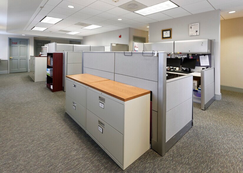 More Photos Of 6 S. Pendleton Street, Middleburg Office For Sale