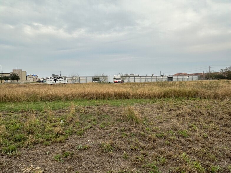 More Photos Of 1009 Monaco Blvd, Laredo Land For Sale