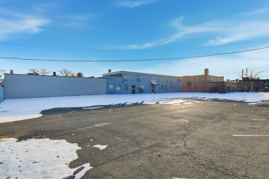 More Photos Of 534 Sumner Ave, Springfield General Retail For Lease