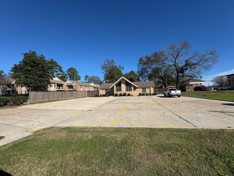 More Photos Of 2204 Sunpark Dr, Conroe Office For Sale