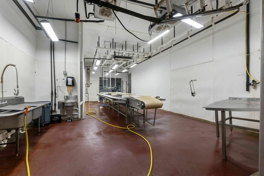 More Photos Of 3006 State Highway FF, Jackson Industrial For Sale