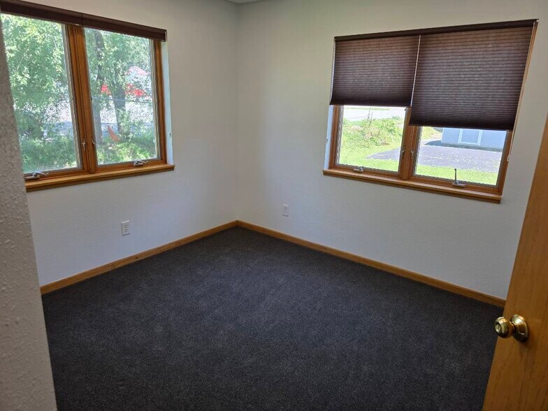 More Photos Of 1130 Sextonville Rd, Richland Center Medical For Lease