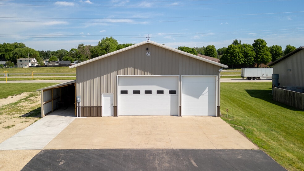 More Photos Of 219 1st SW st, Byron Warehouse For Lease