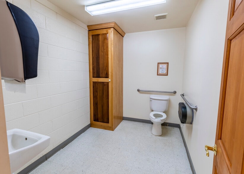 More Photos Of 1667 Cartersville Rd, Cartersville Flex For Sale